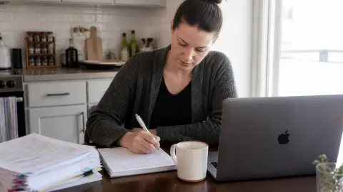 Devenir infirmière sans le bac : les voies d'accès alternatives